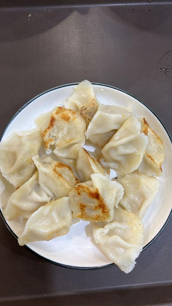 FRIED DUMPLING 锅贴